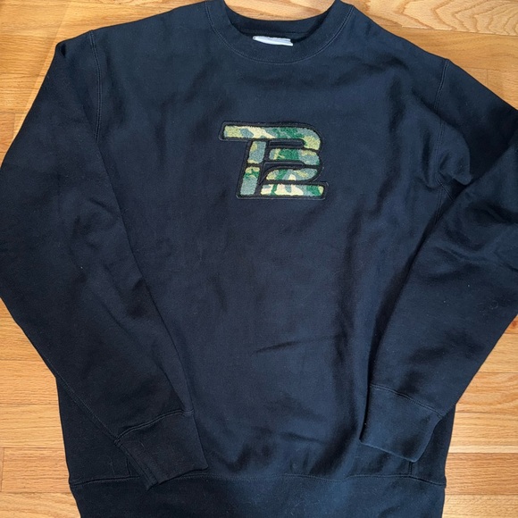 Tom Brady TB12 Men’s Large Black Camouflage Logo Men's Sweatshirt - Picture 1 of 3